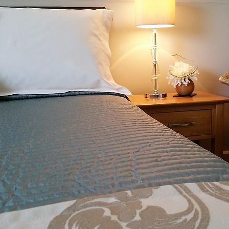 Mead Lodge B&B Corsham Eksteriør billede